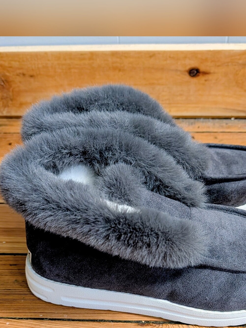 Cozy Women's Gray Faux Fur Slip-On Slipper Boot NWOT